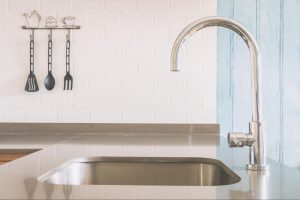 排水口の臭いの原因とは？すぐにできる対策と予防に役立つアイテムを紹介