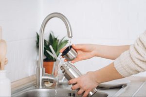 水筒の正しい洗い方やお手入れの方法を紹介！長く使用するポイントも解説