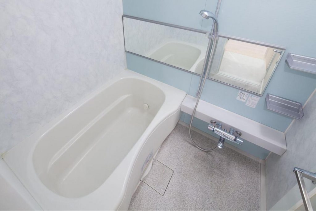 お風呂の排水口はどうやって掃除する？汚れが付着する原因や予防方法を紹介