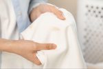 時間が経った服の油染みはどう落とす？汚れの種類や応急処置なども紹介