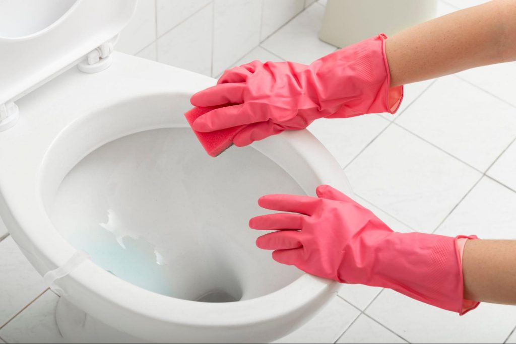 トイレが臭いのはなぜ？主な原因や対策、掃除方法を紹介