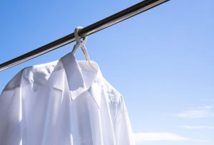 衣類の気になる加齢臭は洗濯で落とせる？対策やおすすめのアイテムを紹介